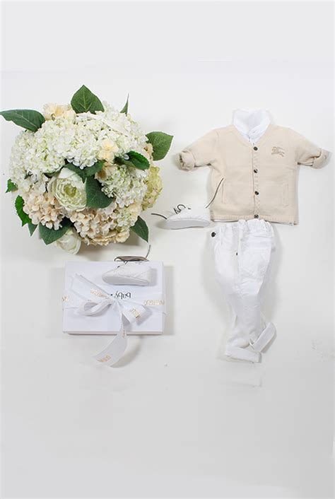 burberry neonato battesimo